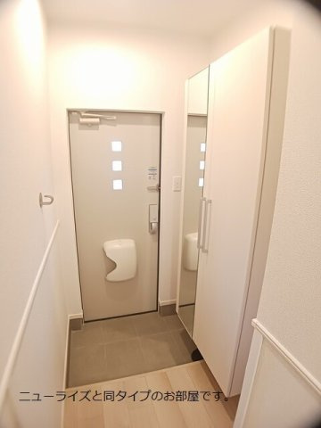 ホワイト　フォックス　Ⅰの玄関