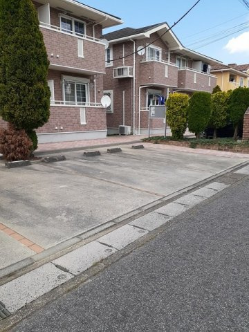 サザンクロスの駐車場