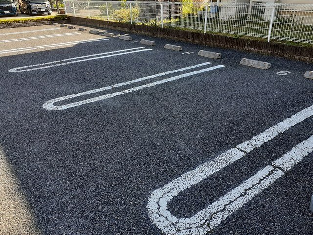 アニメート桜の駐車場