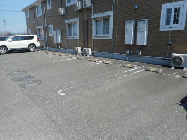 アルト・ピアーノ有本Ⅲの駐車場