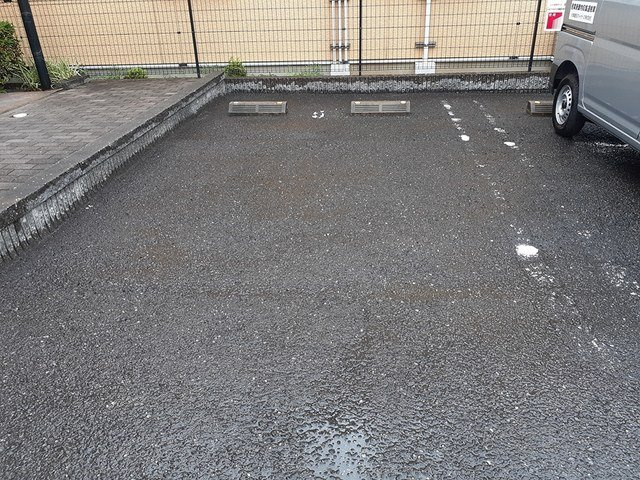 プレステージプラスの駐車場