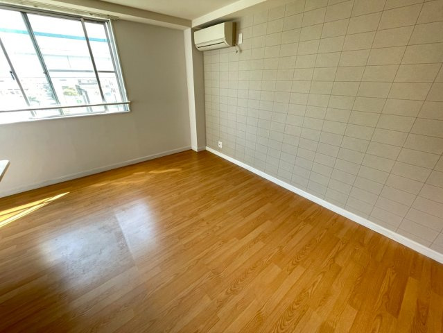 イルマーレ壱番館の居間・リビング