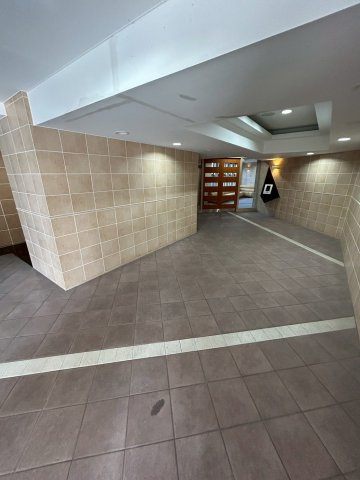 ワコーレ神戸森北町のエントランス