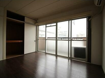 コーポオオサワⅡの洋室|コンパクトで使いやすい洋室です