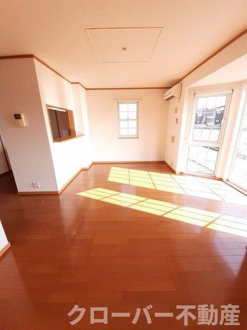 ベル・ソレイユＤの居間・リビング