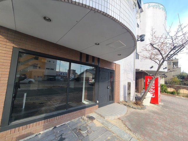 シークレットガーデンビルの外観