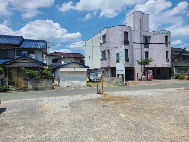 シークレットガーデンビルの駐車場