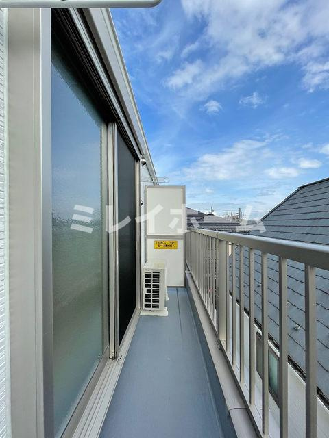 ロイヤルウィステリアのバルコニー