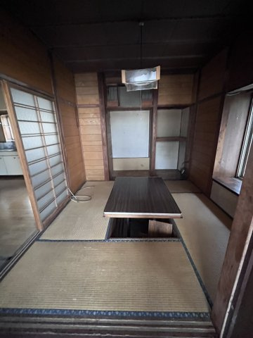 足利市伊勢町４丁目の一戸建ての居間・リビング