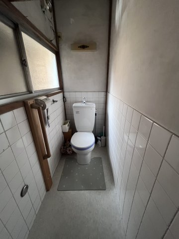 足利市伊勢町４丁目の一戸建てのトイレ