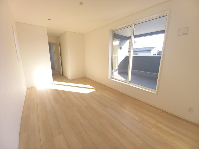 【いわき市錦町第32】　3号棟　※必ずもらえる選べるキャンペーン実施中！の洋室|同施工■□■居室の写真です■□■　
木の温もりがナチュラルでくつろげる空間ですね。