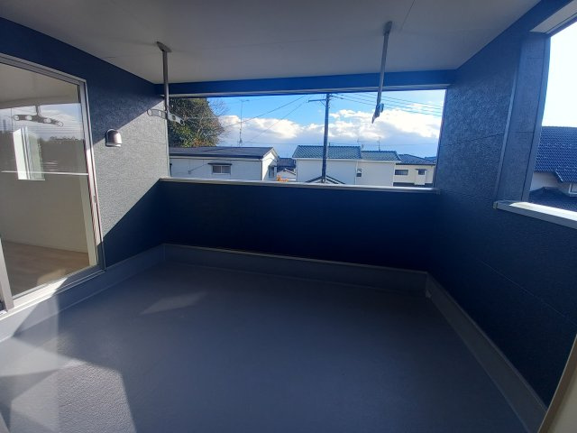 【いわき市錦町第32】　3号棟　※必ずもらえる選べるキャンペーン実施中！のバルコニー|同施工■□■バルコニーの写真です■□■　お布団など大きいものも、充分に干せる広さがございます。