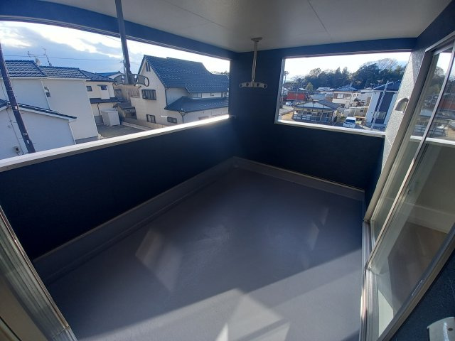 【いわき市錦町第32】　3号棟　※必ずもらえる選べるキャンペーン実施中！のバルコニー|同施工■□■バルコニーの写真です■□■　お布団なども充分に干せる広さがございます。