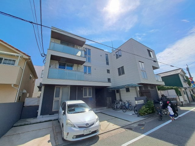 ユニピア甲子園の外観
