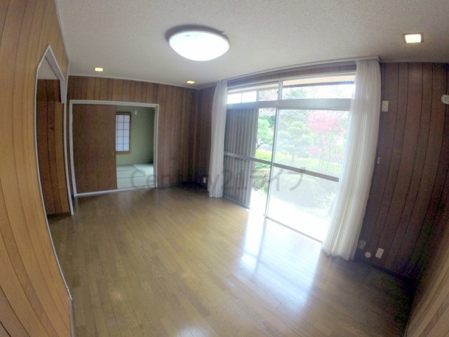 【居間・リビング】 | 逆瀬台5丁目貸家
