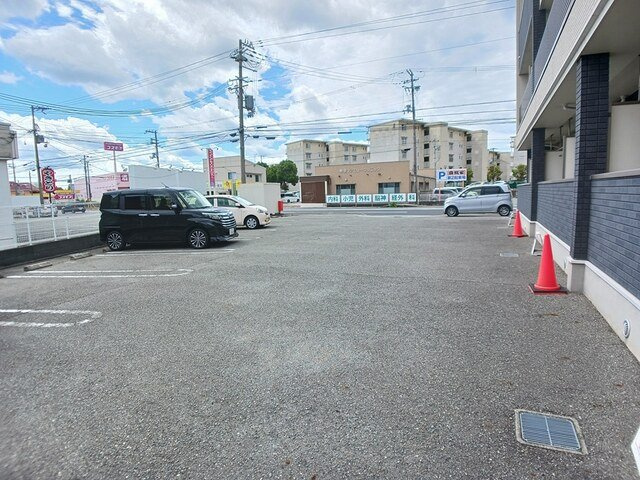 アクロポリスⅤの駐車場