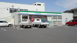 ファミリーマート八街十字路店まで544ｍ