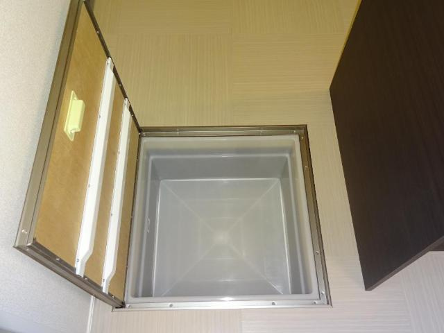 グレイシャスヒルズの収納|キッチン床下