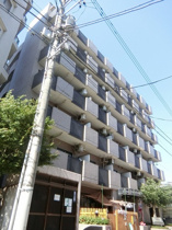 落ち着いた雰囲気の外観です