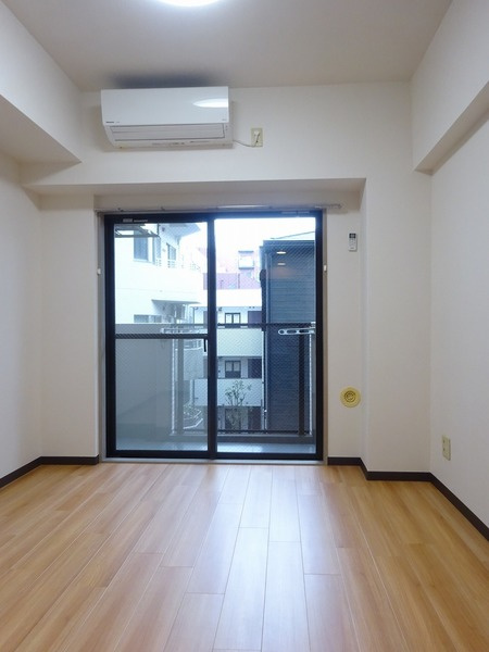 こちらの居間で趣味の時間をお楽しみください