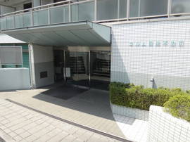 毎日通るエントランスはこのようになっています