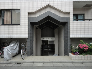 落ち着いたエントランスです
