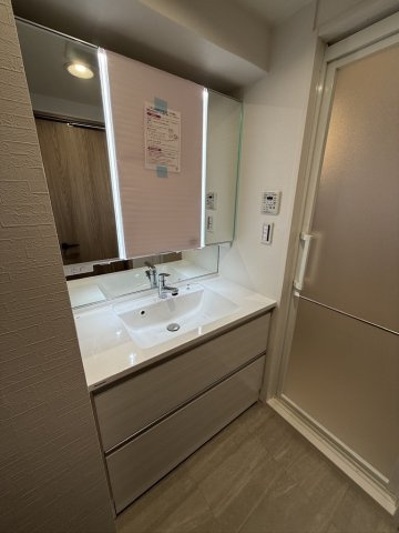 平尾駅前パークホームズの独立洗面台