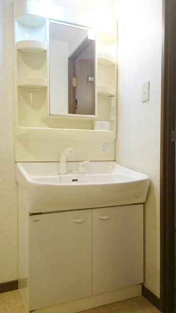 横浜市戸塚区上品濃の賃貸マンションの洗面所
