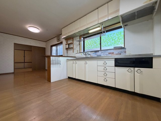 吉野郡吉野町大字志賀　中古戸建の居間・リビング|リビング♪　窓は2重窓になっており断熱・防音・防犯効果アップ(^^)/