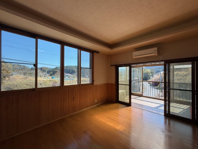 吉野郡吉野町大字志賀　中古戸建の洋室|2重窓で結露軽減にも(^^)/