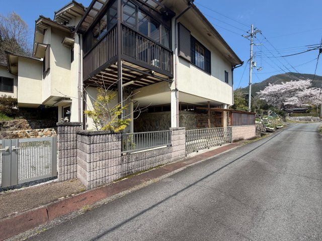 吉野郡吉野町大字志賀　中古戸建の外観|鉄骨の強さと木のぬくもりを兼ね備えた住まい♪　