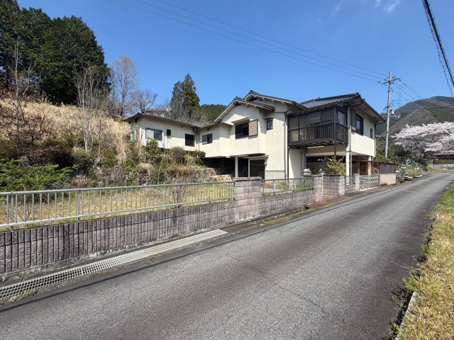吉野郡吉野町大字志賀　中古戸建の外観|広いお庭でドッグラン、家庭菜園も思いのまま♪　別荘やセカンドライフに(^^)/