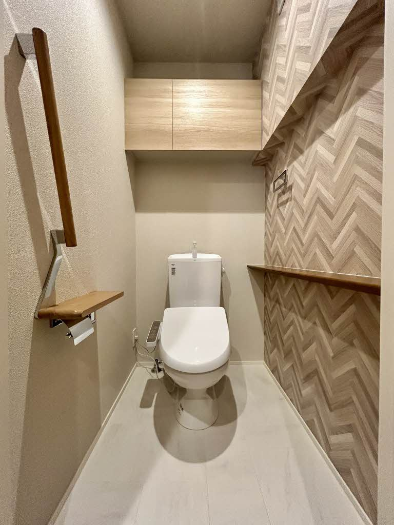 Ｂｕｓｈ Ｃｌｏｖｅｒ ＊＊のトイレ