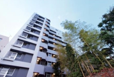 【外観】 | プラウドフラット荻窪Ⅱ | 鉄筋コンクリート造のがっちりとした建物。