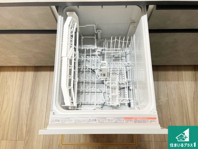 ■枚方市香里ケ丘　新築一戸建ての設備|食事後の一仕事、食器洗いをボタン一つでお任せできちゃいます！場所を取らないビルトイン式なので、お料理スペースもしっかり確保！