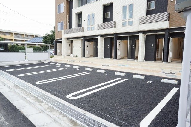 エスポワールⅠの駐車場