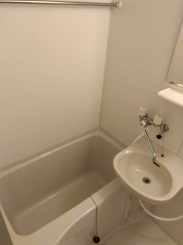 レオパレスフォルテックⅠの浴室