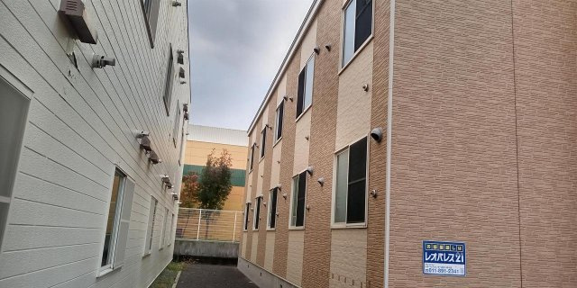 レオパレスサンシロイシの外観