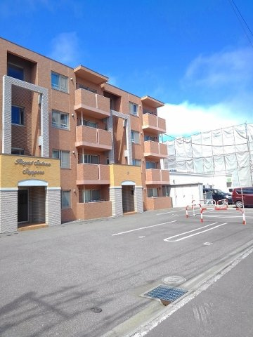 ローヤル　サルーン　札幌の駐車場