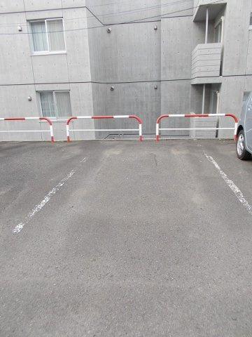プリマベーラ栄通りの駐車場