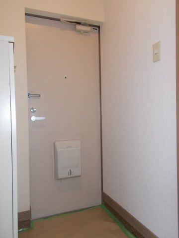 プリマベーラ栄通りの玄関