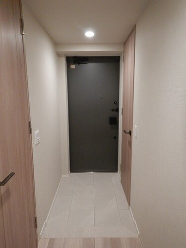 ザ・ライオンズ札幌植物園ＹＡＹＯＩ　ＧＡＲＤＥＮＳの玄関