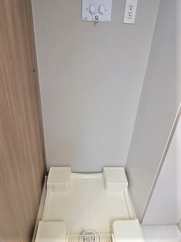 ザ・札幌タワーズ　ウエストタワーの洗面所|洗濯機置場