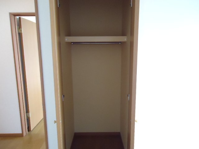 ラ・パークうえさかⅢの収納|クローゼット