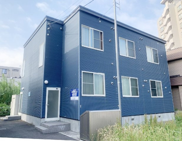 レオパレスメゾン　山　鼻の外観