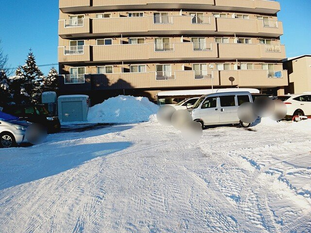 ノーブル６・６の駐車場