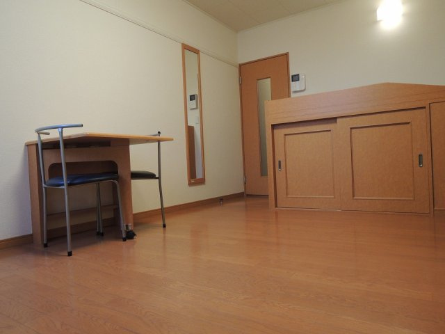 レオパレス藻の居間・リビング