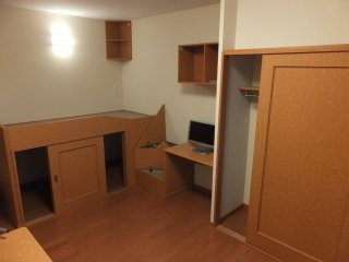 レオパレス藻の寝室