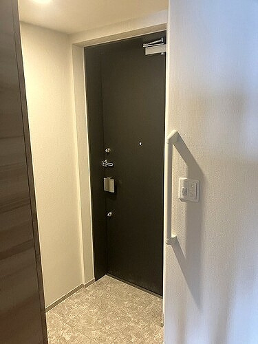 プレミストタワーズ札幌苗穂ＢＲＩＧＨＴＧＡＴＥの玄関
