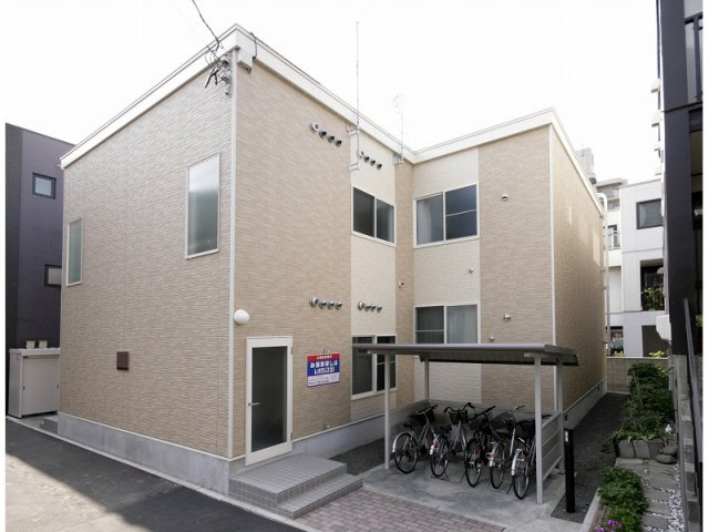 レオパレスしらかばの外観